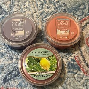 🎉SALE🎉$12 or 3 for $20🎉
🧡💜❤️Yankee Candle Scenterpiece Easy Meltcup Bundle🧡💜❤️